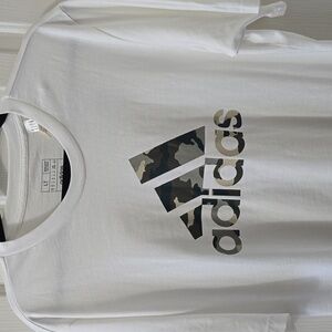 ADIDAS BRAND SIGNATURE MEN'S BIG & TALL WHITE AND GREEN CAMO TEE-SHIRT SIZE LT